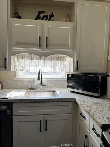 977 W Hays, Banning, CA 92220