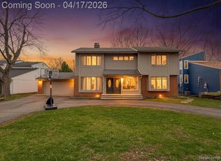 2110 Langham Drive, West Bloomfield, MI 48323