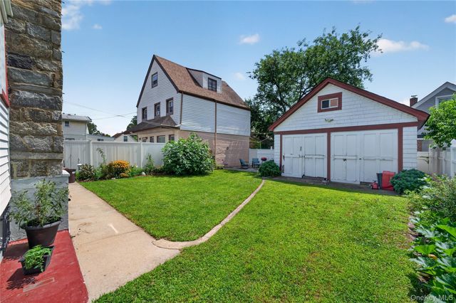 22118 110th Avenue, Queens Village, NY 11429