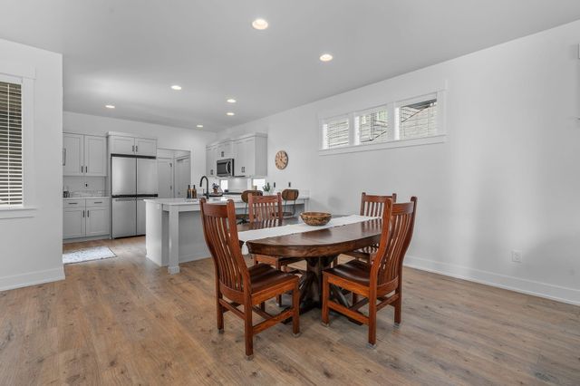 4649 SW 36th Street, Redmond, OR 97756