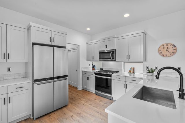 4649 SW 36th Street, Redmond, OR 97756