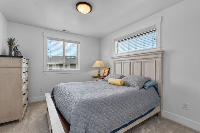 4649 SW 36th Street, Redmond, OR 97756