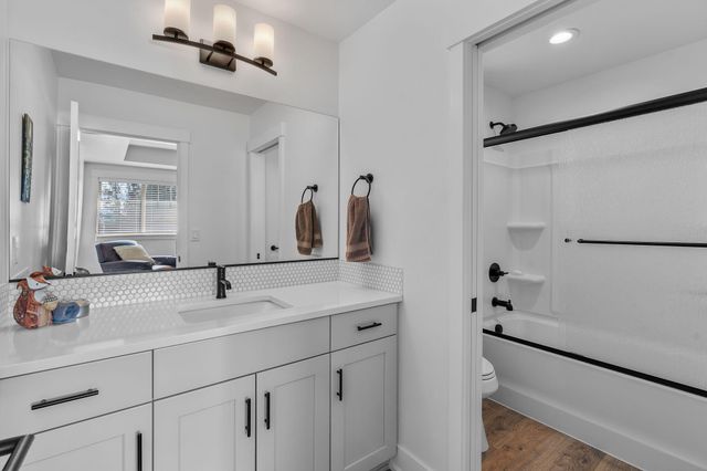 4649 SW 36th Street, Redmond, OR 97756