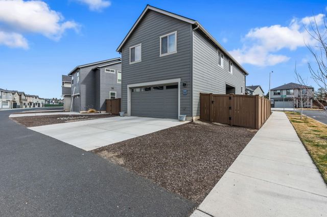 4649 SW 36th Street, Redmond, OR 97756