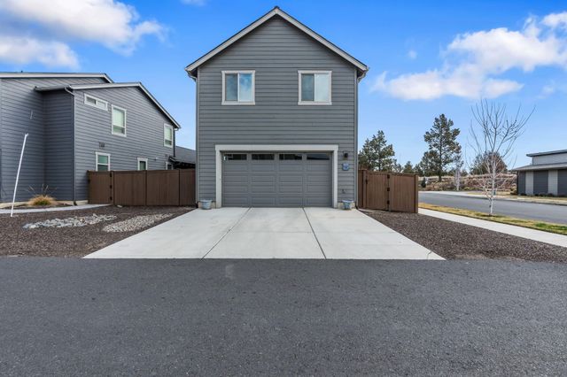 4649 SW 36th Street, Redmond, OR 97756