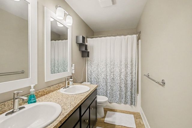 809 Ashlee Drive, Norton Shores, MI 49441