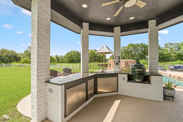 3023 Mandale Road, Friendswood, TX 77546