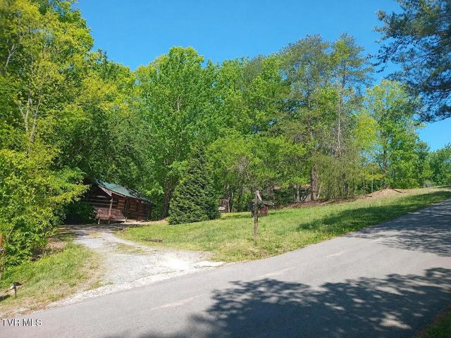 2208 Lake View Ln, Sevierville, TN 37876
