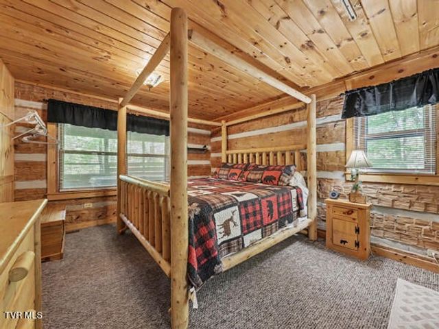 2208 Lake View Ln, Sevierville, TN 37876