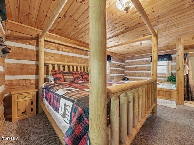 2208 Lake View Ln, Sevierville, TN 37876