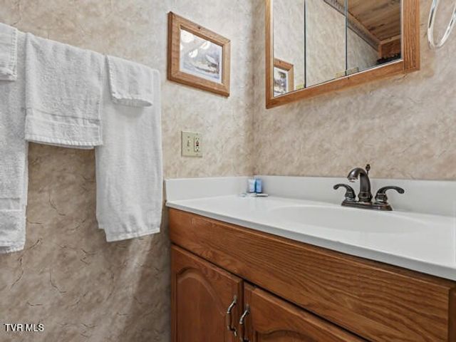 2208 Lake View Ln, Sevierville, TN 37876