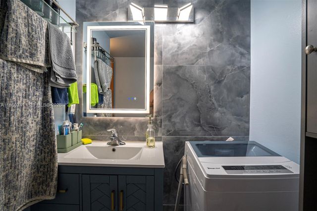 500 Three Islands Blvd 1007, Hallandale Beach, FL 33009