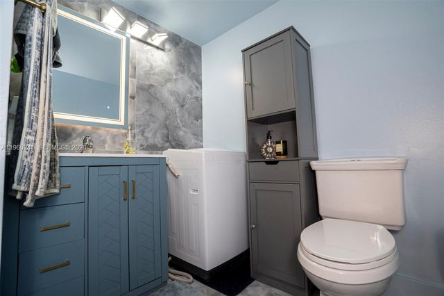 500 Three Islands Blvd 1007, Hallandale Beach, FL 33009