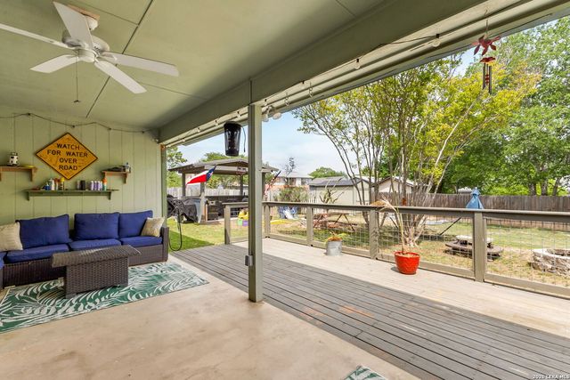 213 HILLTOP DR, Seguin, TX 78155