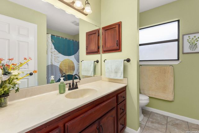 213 HILLTOP DR, Seguin, TX 78155