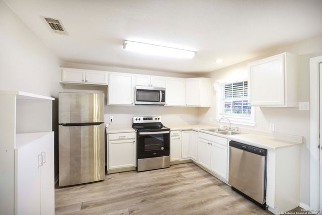 7924 county road 128, Floresville, TX 78114