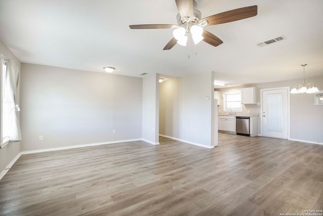 7924 county road 128, Floresville, TX 78114