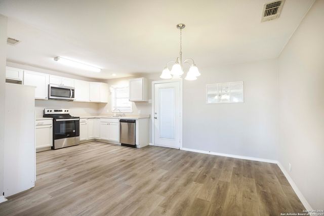 7924 county road 128, Floresville, TX 78114