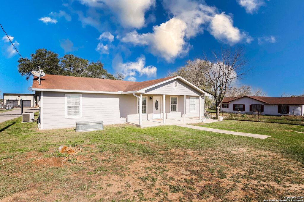 7924 county road 128, Floresville, TX 78114