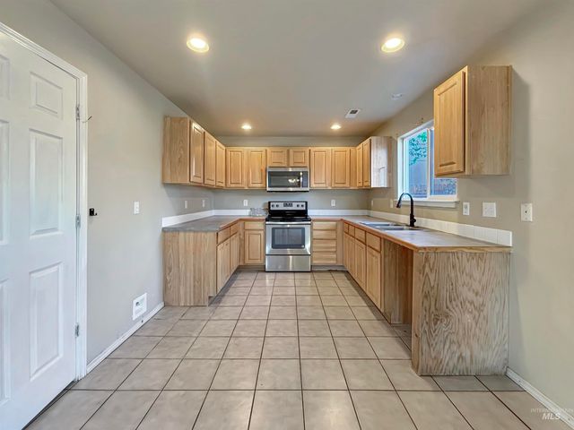118 Parkland Way, Caldwell, ID 83605