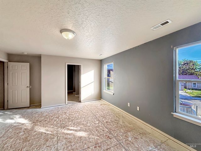 118 Parkland Way, Caldwell, ID 83605