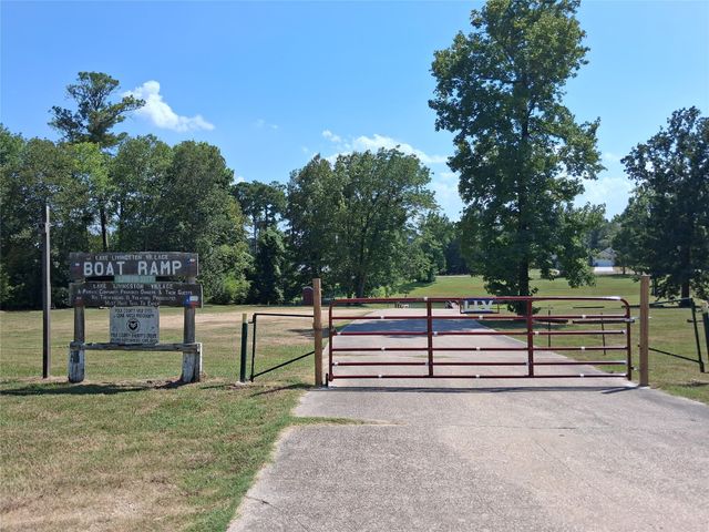 915 Meridian, Livingston, TX 77351