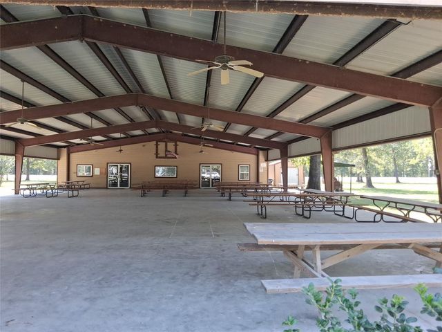 915 Meridian, Livingston, TX 77351
