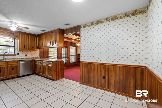 504 N Vaughn Dr, Satsuma, AL 36572