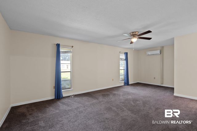 504 N Vaughn Dr, Satsuma, AL 36572