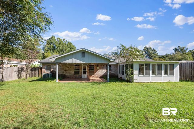 504 N Vaughn Dr, Satsuma, AL 36572