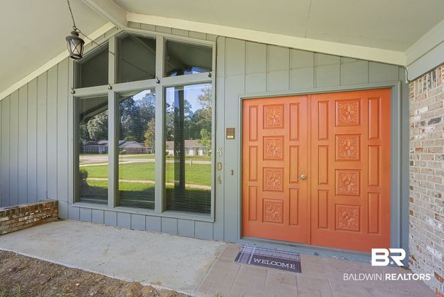 504 N Vaughn Dr, Satsuma, AL 36572