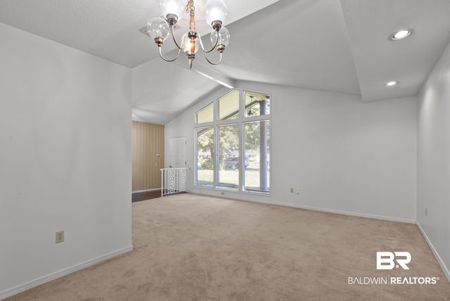 504 N Vaughn Dr, Satsuma, AL 36572