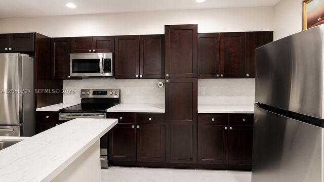 10294 S Fox Trail Rd S 704, Royal Palm Beach, FL 33411