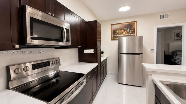10294 S Fox Trail Rd S 704, Royal Palm Beach, FL 33411