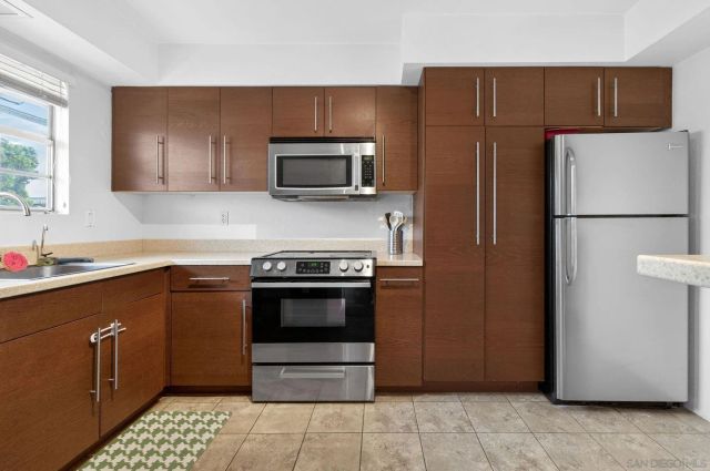 4800 Williamsburg LN 228, La Mesa, CA 91942