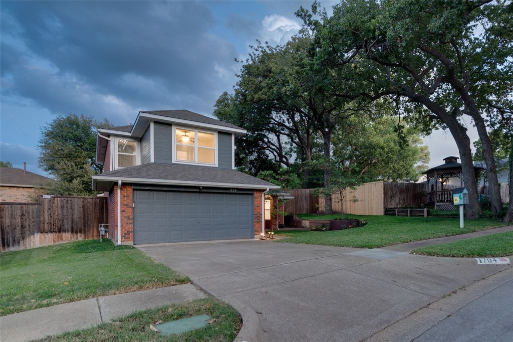 1704 Overlook Drive, Grapevine, TX 76051 — exterior