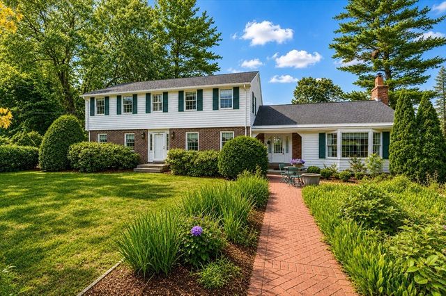 27 Church Ln, Burlington, MA 01803