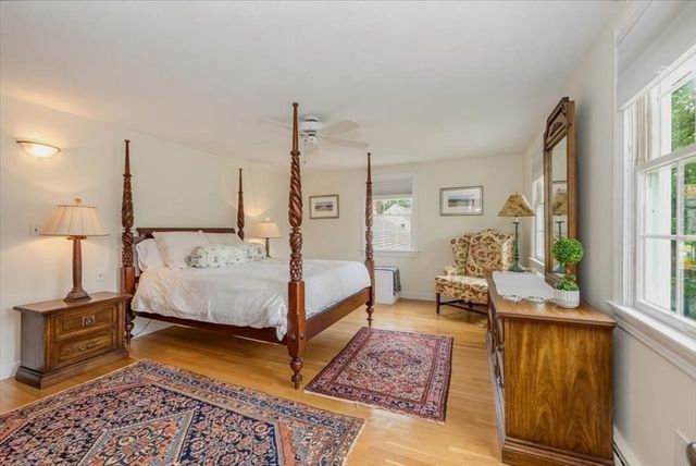 27 Church Ln, Burlington, MA 01803