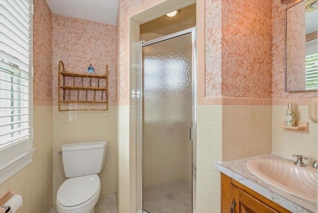 27 Church Ln, Burlington, MA 01803