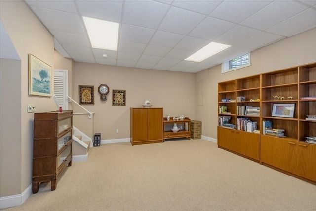 27 Church Ln, Burlington, MA 01803