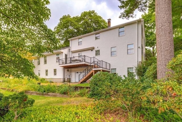 27 Church Ln, Burlington, MA 01803