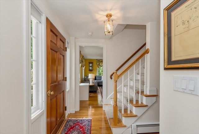 27 Church Ln, Burlington, MA 01803
