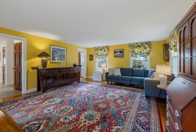 27 Church Ln, Burlington, MA 01803