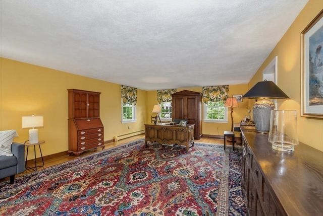 27 Church Ln, Burlington, MA 01803