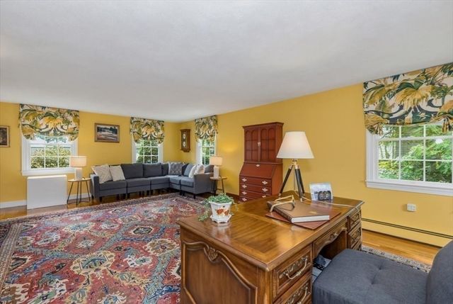 27 Church Ln, Burlington, MA 01803