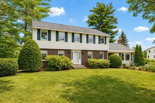 27 Church Ln, Burlington, MA 01803