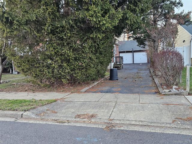 203 Massachusetts Avenue, Massapequa, NY 11758