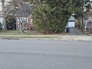 203 Massachusetts Avenue, Massapequa, NY 11758