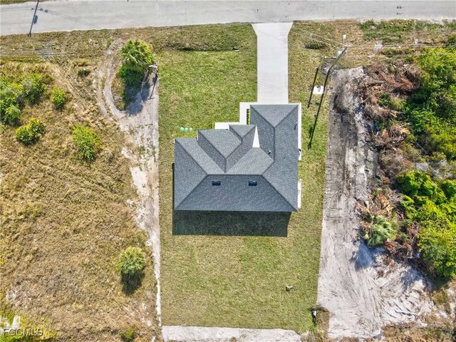 321 Peerless ST, Lehigh Acres, FL 33974