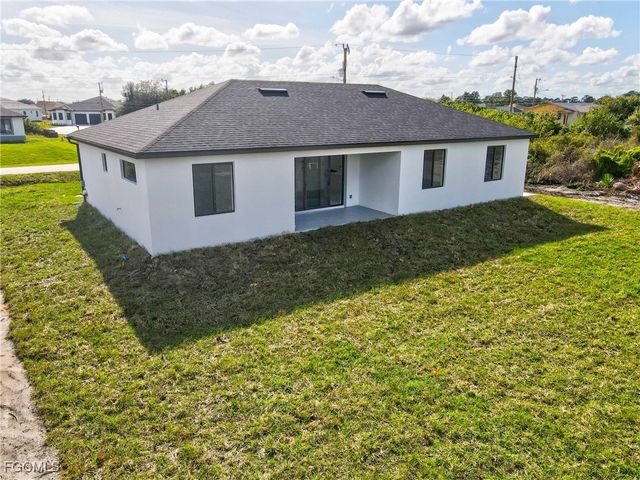 321 Peerless ST, Lehigh Acres, FL 33974